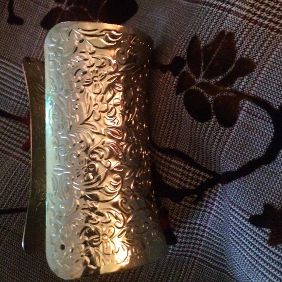 Sold! Brocade Cuff (Bracelet) - Picture 2 of 4