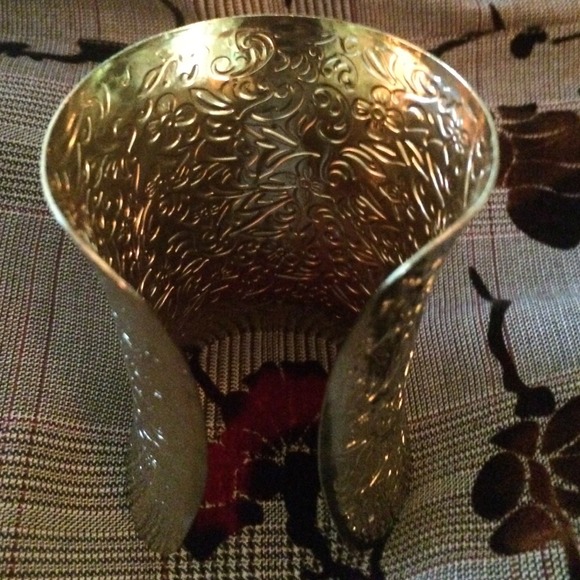 Sold! Brocade Cuff (Bracelet) - Picture 4 of 4