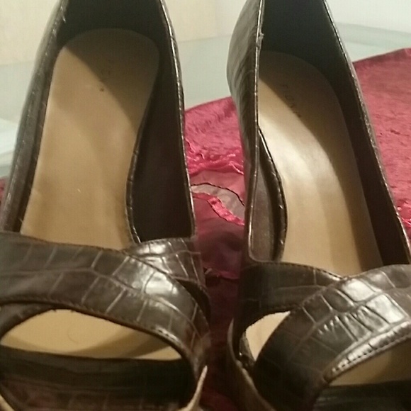 Sexy Chocolate brown heels... ***FIRM PRICE *** - Picture 4 of 4