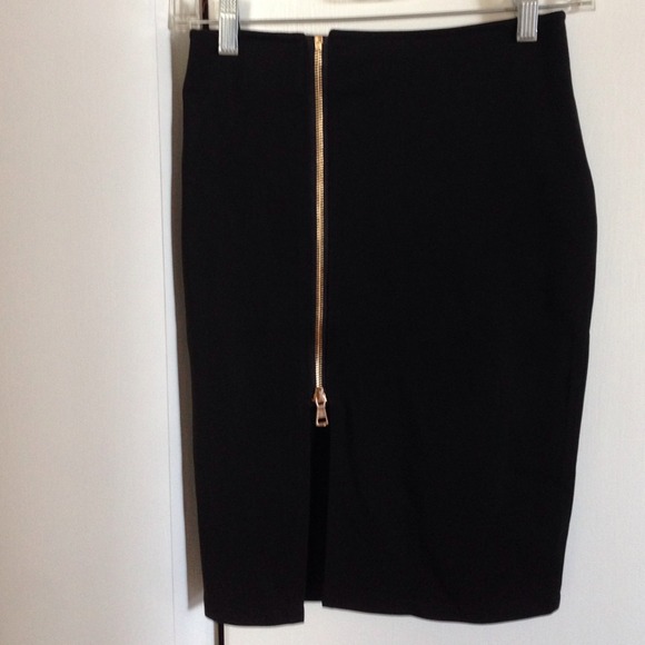 Dresses & Skirts - Black skirt