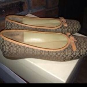 coach ballerina flat in original coach box