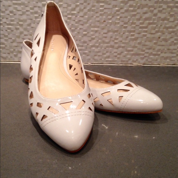 Calvin Klein cut out flats, eggshell color