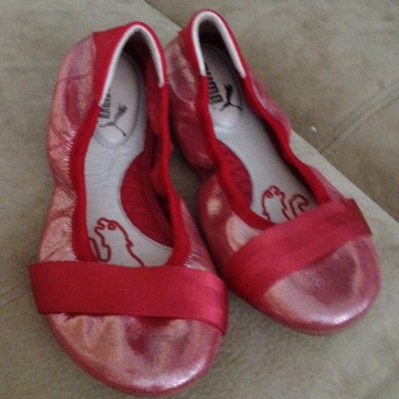 Puma flats