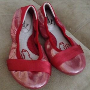 Puma flats