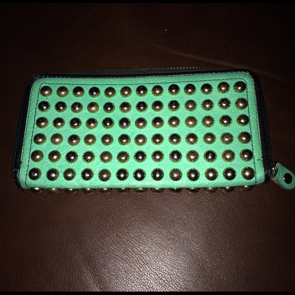 Gold studded green wallet - Picture 1 of 3