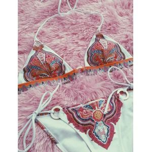 Tribal/Flowery Print Bikini | $10 🅿️🅿️