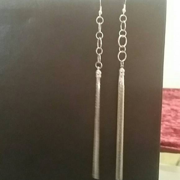Long elegant earings ***FIRM PRICE *** - Picture 2 of 3