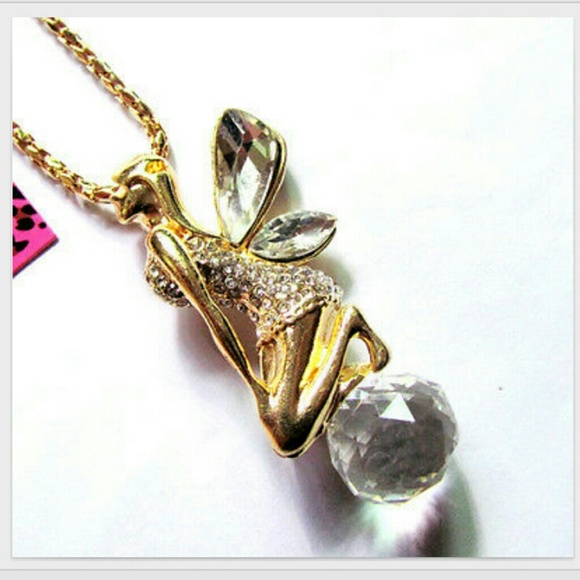 Betsey Johnson necklace. - Picture 2 of 3