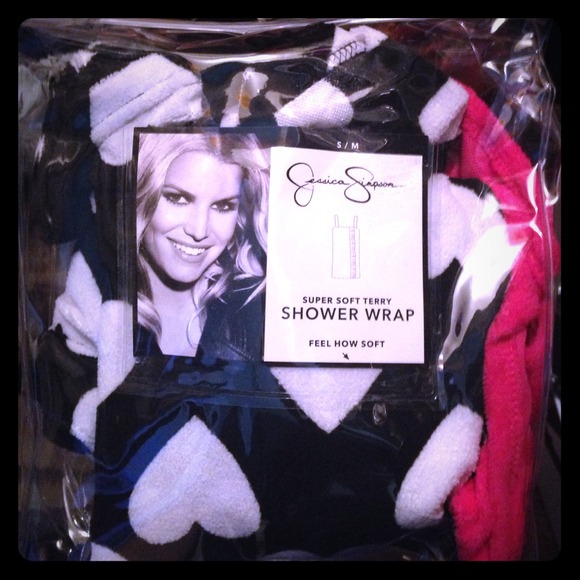 Jessica Simpson shower wrap🎀