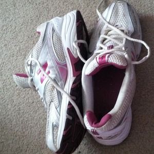 New Balance Tennis Shoes