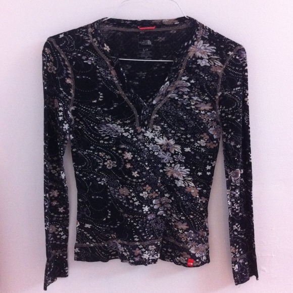 The North Face Tops - Black knit top by North face