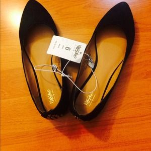 Womens pointy flats w/ embedded gold rhinestones