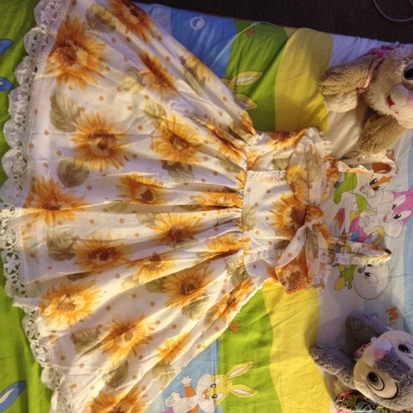 Dresses & Skirts - Liz Lisa sun flower dress it is new !