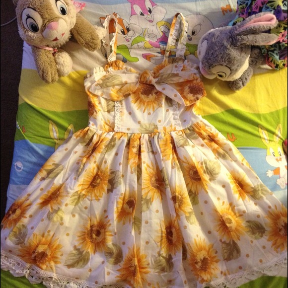 Liz Lisa sun flower dress it is new ! - Picture 2 of 4