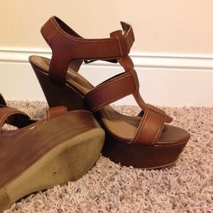 Steve Madden Brown Wedges