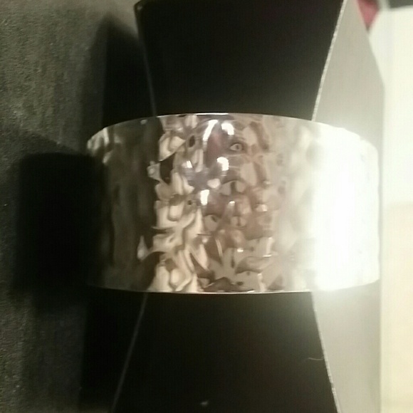 Stainless steel bangle - Picture 3 of 4