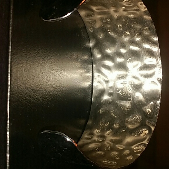 Stainless steel bangle - Picture 4 of 4