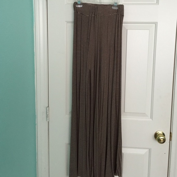 Brandy Melville maxi skirt - Picture 1 of 3