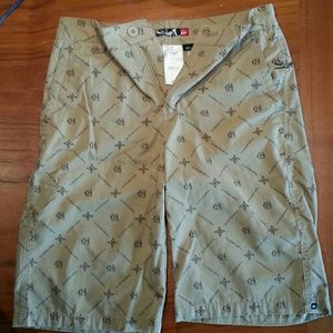 Quiksilver shorts mens size 28. Excellent conditio