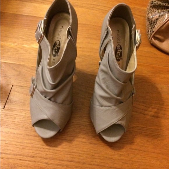 Gray heels with cut-outs, peep toe