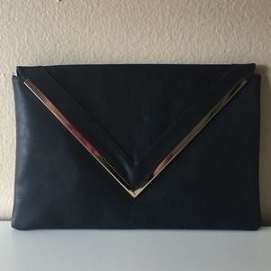 Black clutch
