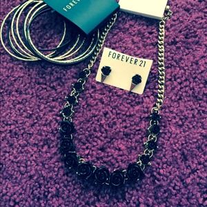 BUNDLE - Necklace set & Nightly for @Tayypitt