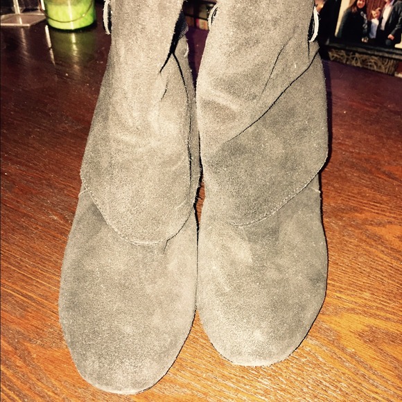 REDUCED!!! Black suede Tahari HARPER Boots - Picture 2 of 4