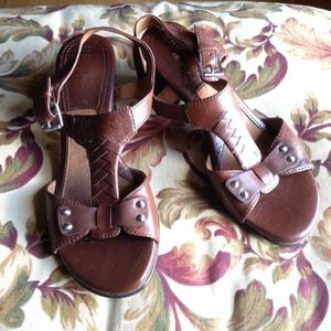 Pretty Brown Heels 👡