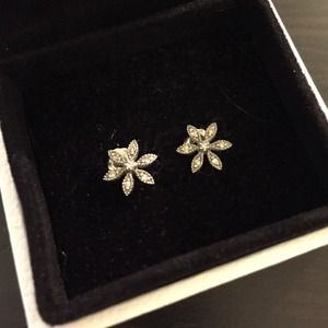 Diamond Accent flower studs. 14k white gold.