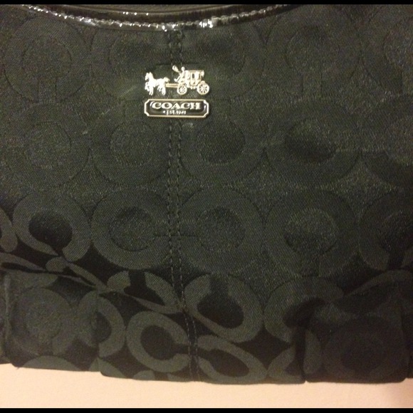 Small Coach Logo Hand Bag - Picture 2 of 3