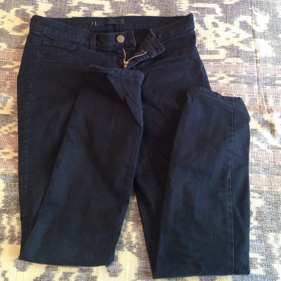 Gently Used Navy Skinny J Brand Jeans