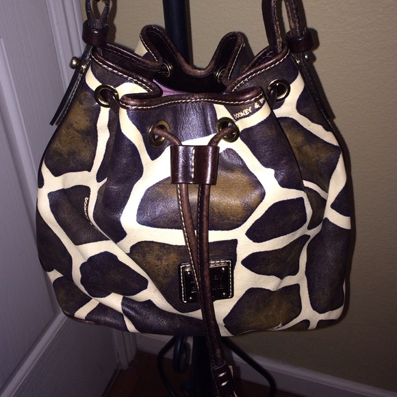 D & B  giraffe bucket bag and matching wristlet