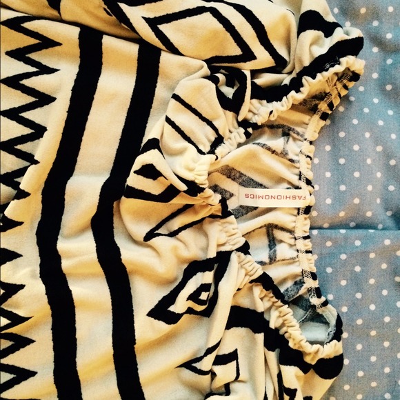 Aztec patterned Dress - Picture 2 of 2
