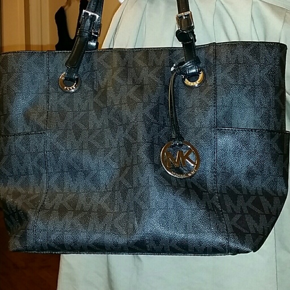 Authentic Michael Kors Handbag