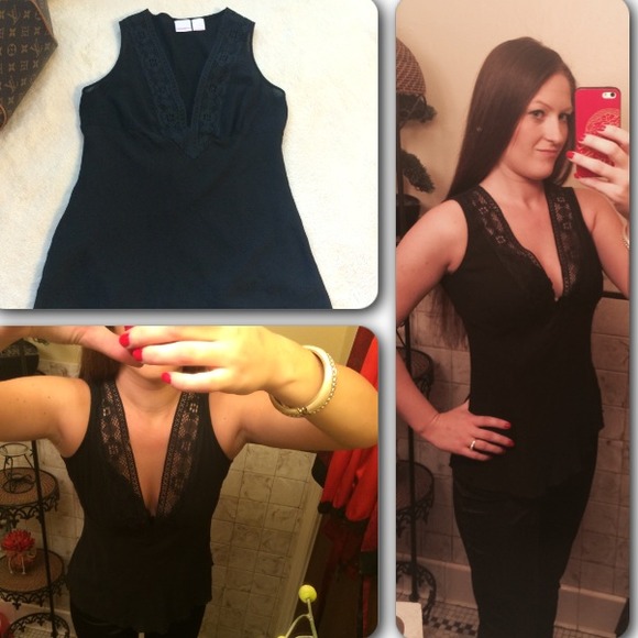 🔻SALE🔻💕BEAUTIFUL BLACK TOP+ sweater set