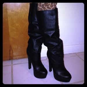 🐯SALE🐼Black boots 😘