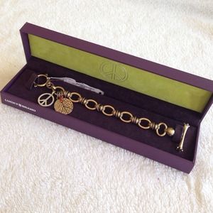 🎁 NWT Lucky Brand Gold Peace Bracelet 🎁