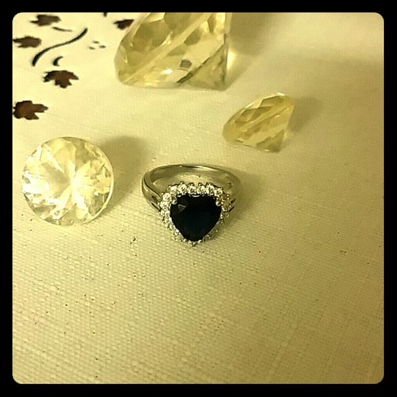 Beautiful 925 blue heart shaped sapphire stone