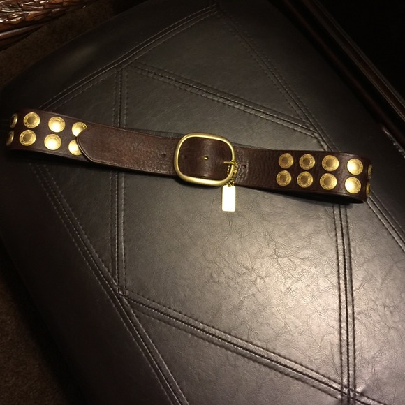 Women's Brown Leather Coach Belt Medium Used.