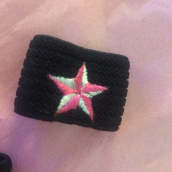 Finger cuffs - Picture 3 of 3