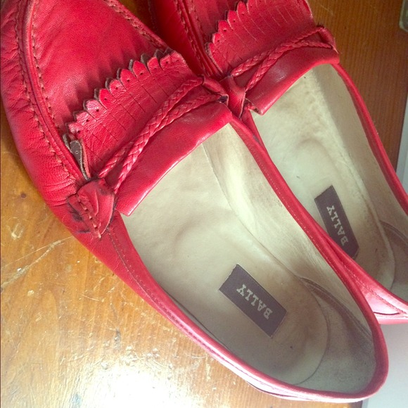red shoes 🎈❤️