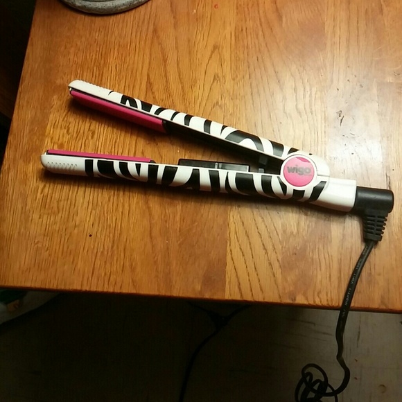 Hair straightener