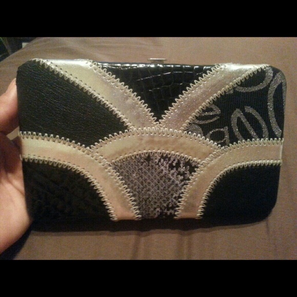 Bebe clutch