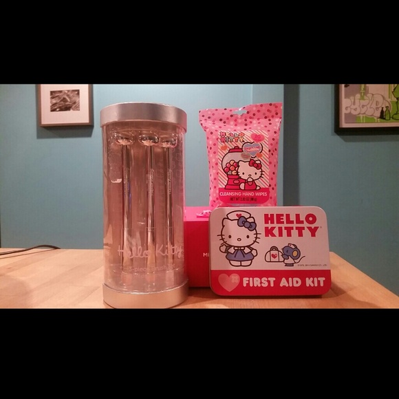 HELLO KITTY LOT