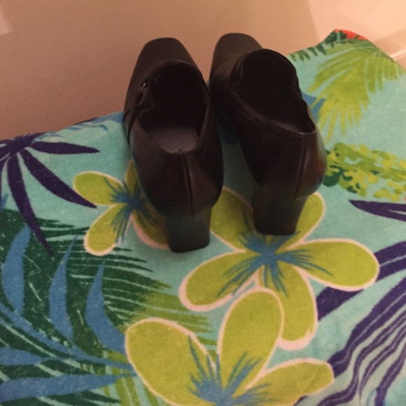 Shoes - Picture 2 of 3