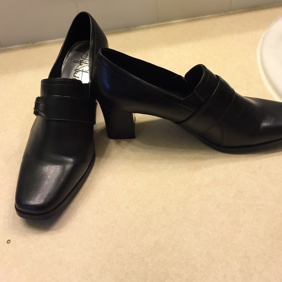 Shoes - Picture 3 of 3