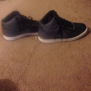 Nike high top tennis shoes. Men's