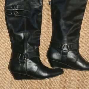 Size 7 1/2 Steve Madden boots