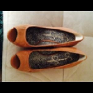 NWOT tan Jessica Simpson wedge