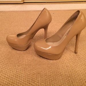 Nude Steve Madden pumps